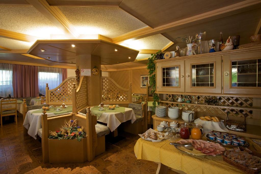 Albergo Bellaria Carano  Exterior foto